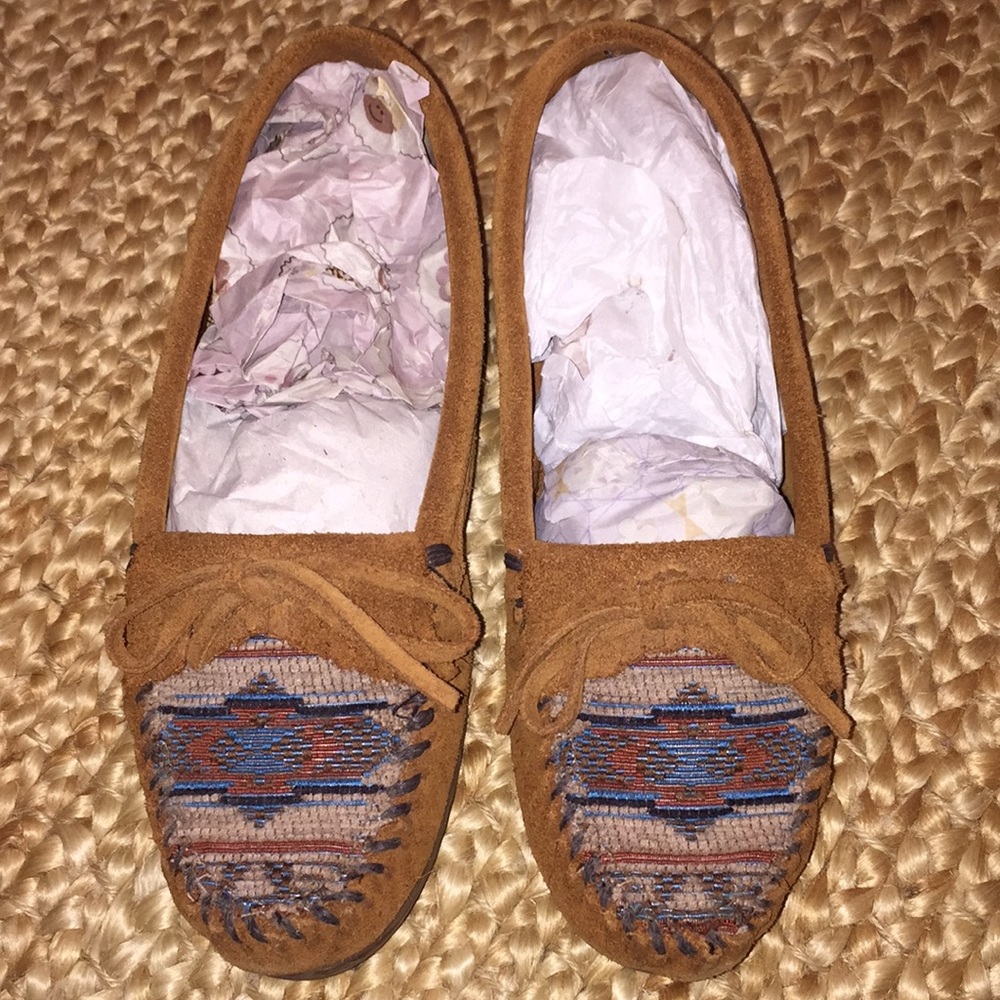 Gently Worn Minnetonka Moccasins Size 8